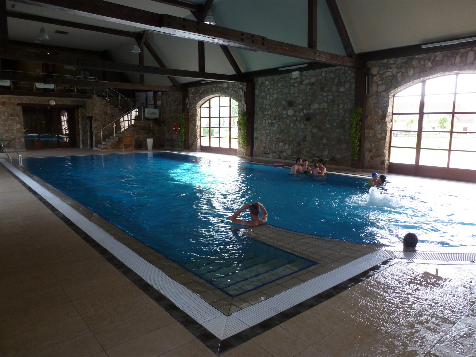 Wellnesscentrum met zwembad van kasteel Wojanów